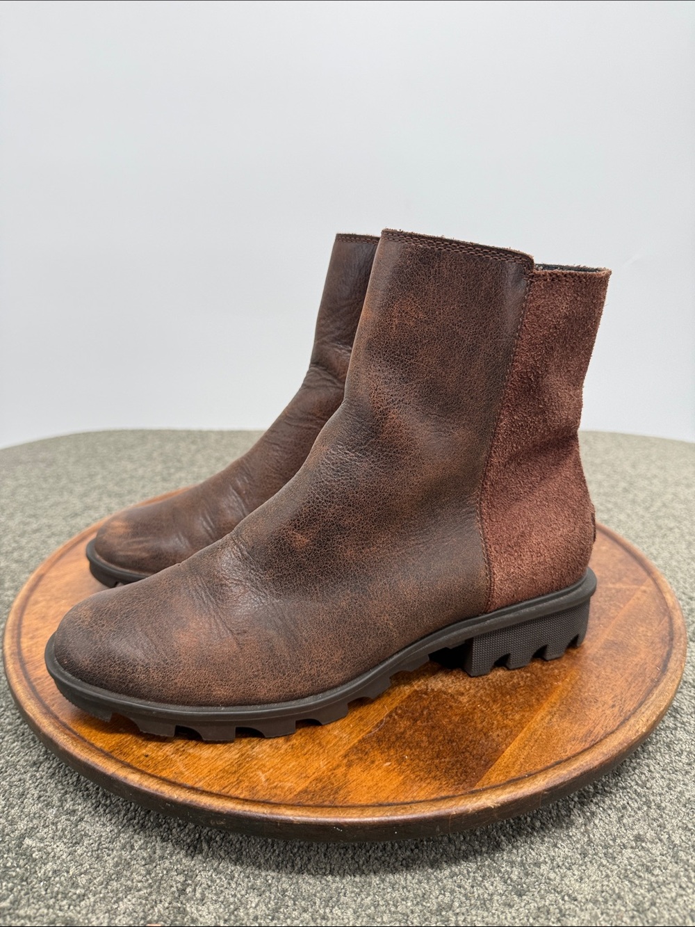 Sorel Boots Wm 9.5 Brown Leather Ankle Zip Waterproof Lug Sole Distressed